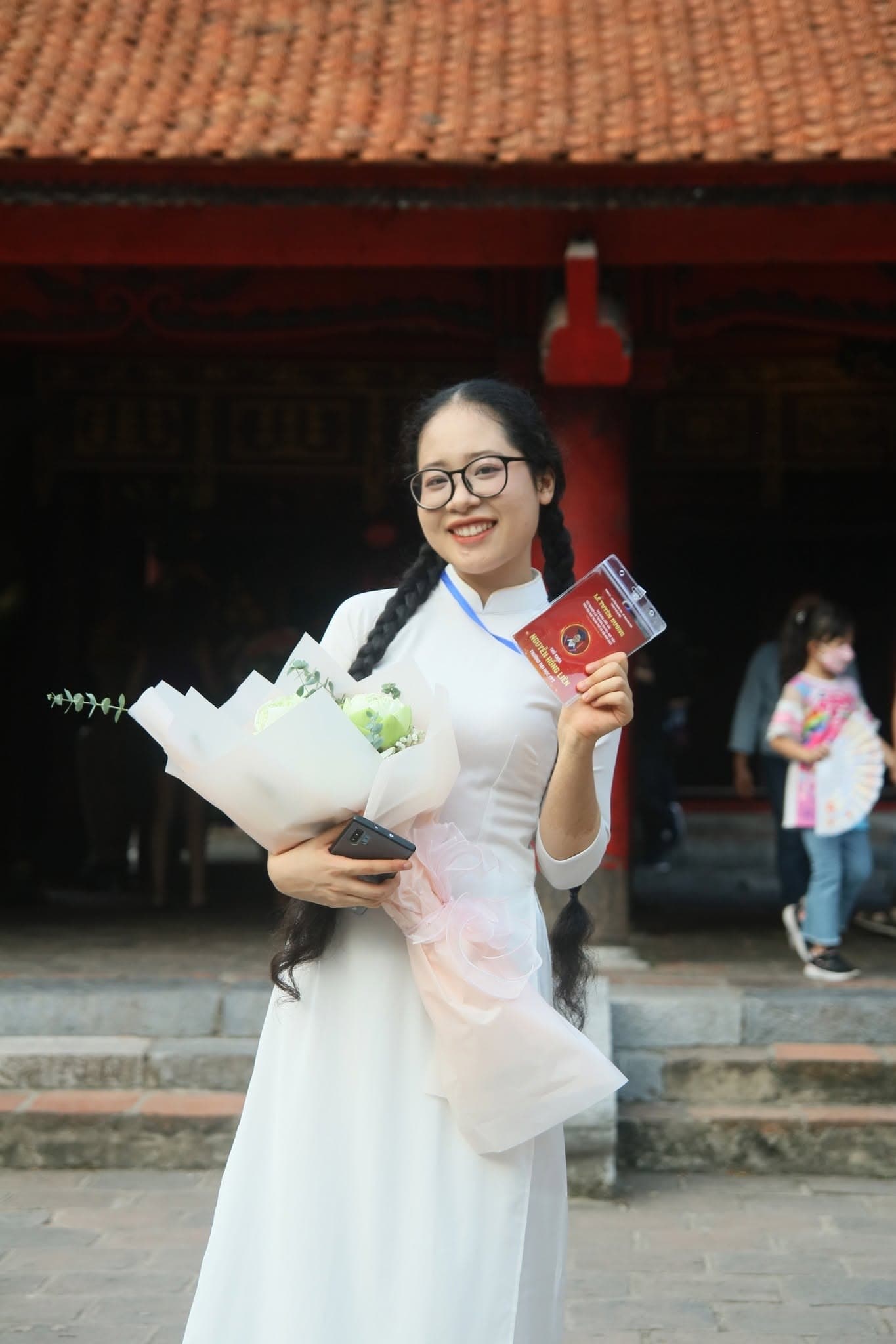Mang cội nguồn vững bước ra biển lớn